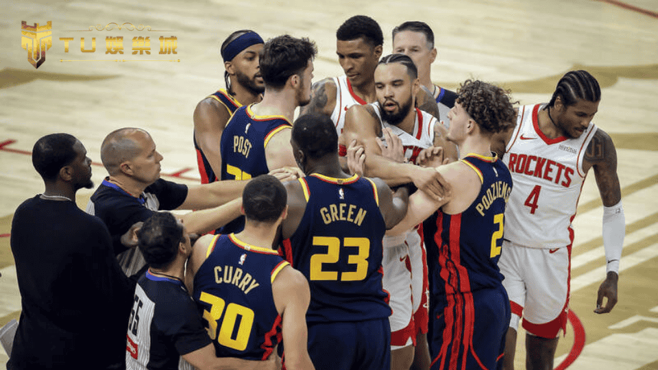 勇士3:1聽牌!火箭罰球自爆,TU娛樂城盤口拆解關鍵5分鐘 1 勇士、火箭兩隊在上半場爆發爭執,Draymond Green, Dillon Brooks, Curry都拿到技術犯規